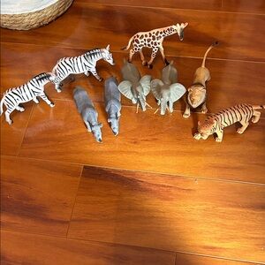 Wildlife Safari Animal Toy Set